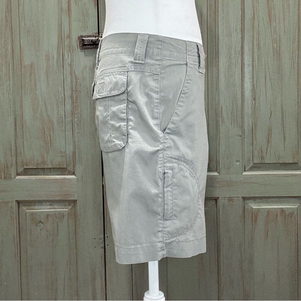 Eddie Bauer Bermuda Shorts Gray 2 - Picture 3 of 12